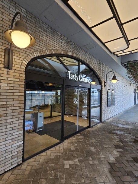 LOTTE PREMIUM OUTLETS TASTY GROUND